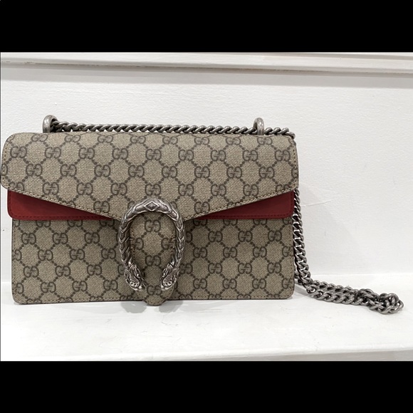 Gucci Handbags - Gucci Dionysus shoulder bag